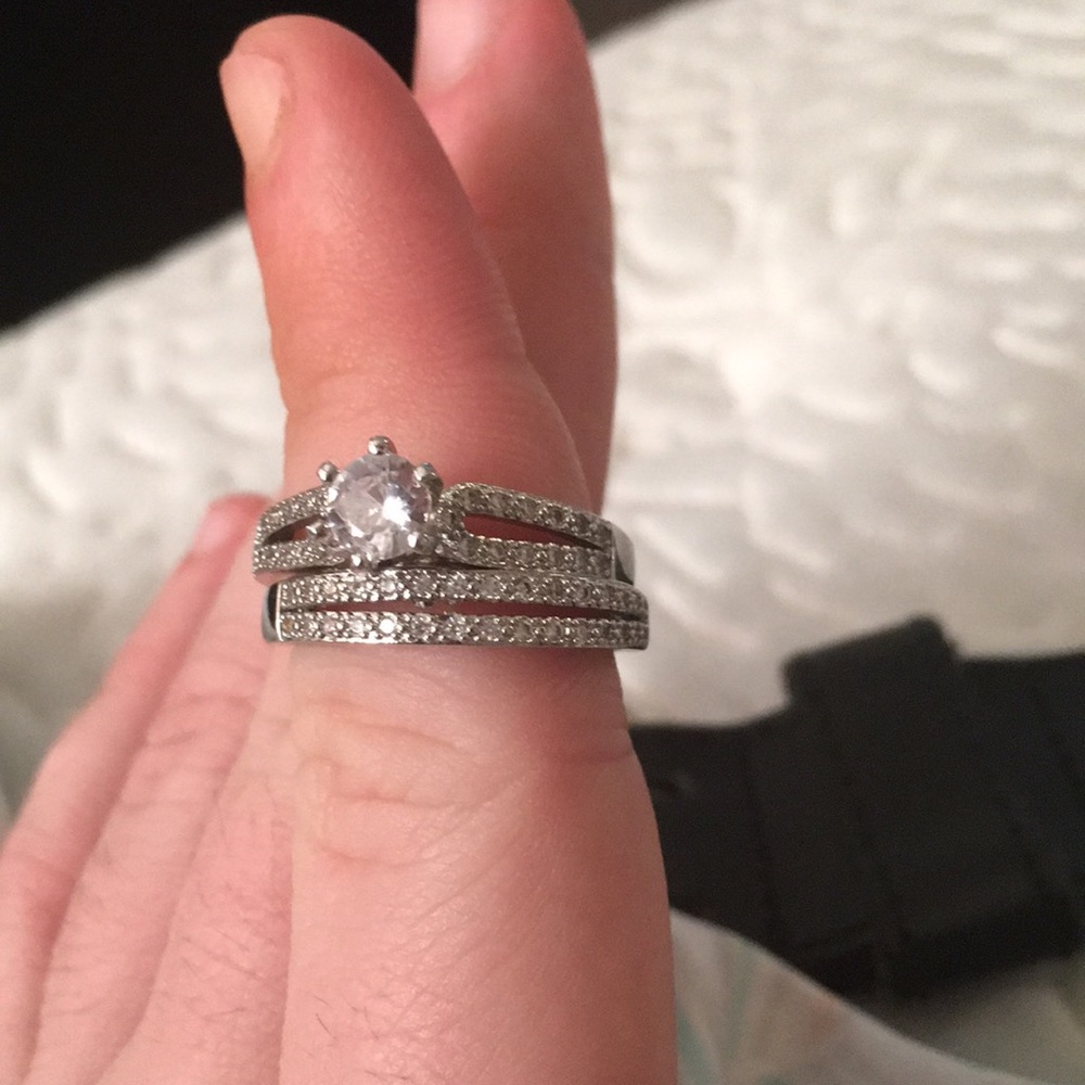 Engagement set